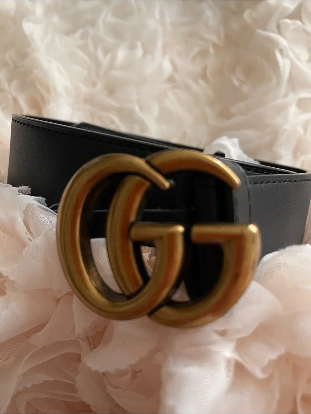 Gucci sleek black